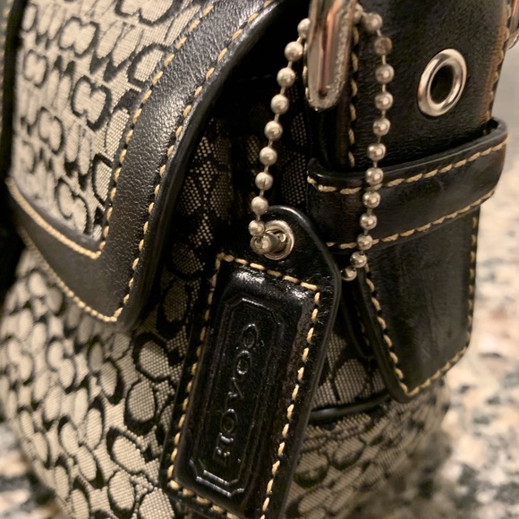 beautiful signature coach bag - Picture 2 of 2